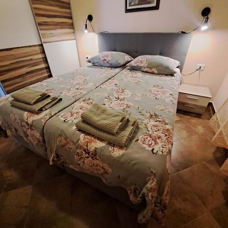 Abba Apartments Mali Lošinj Eksteriør billede