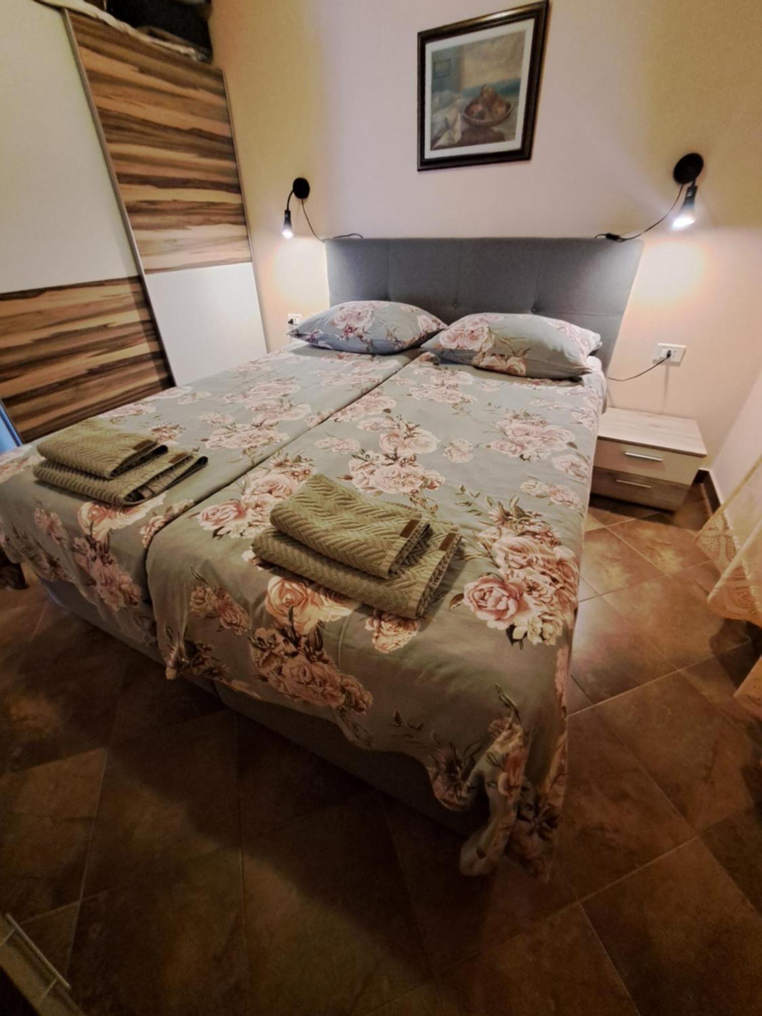 Abba Apartments Mali Lošinj Eksteriør billede