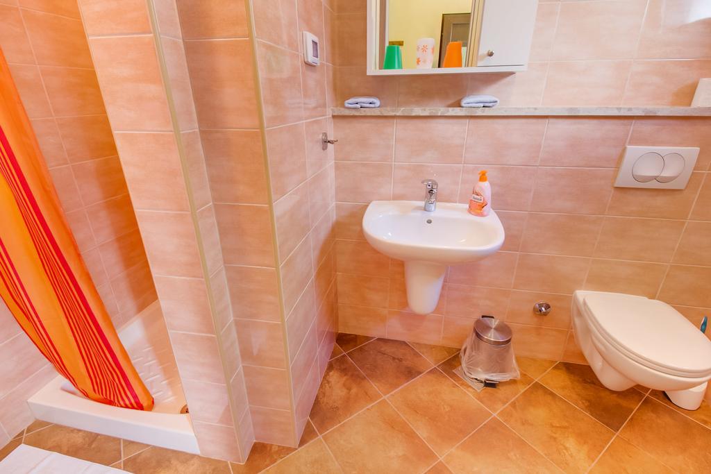 Abba Apartments Mali Lošinj Eksteriør billede