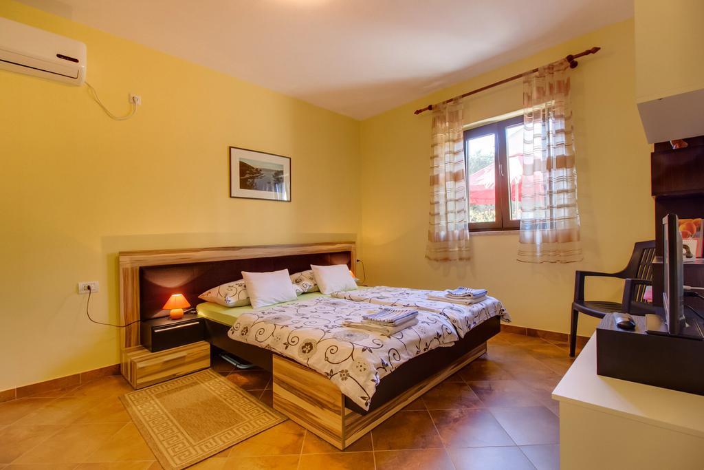 Abba Apartments Mali Lošinj Eksteriør billede
