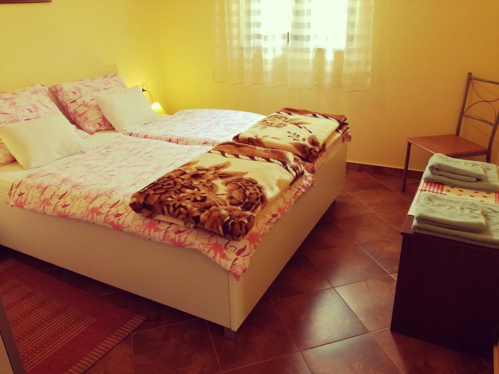 Abba Apartments Mali Lošinj Eksteriør billede