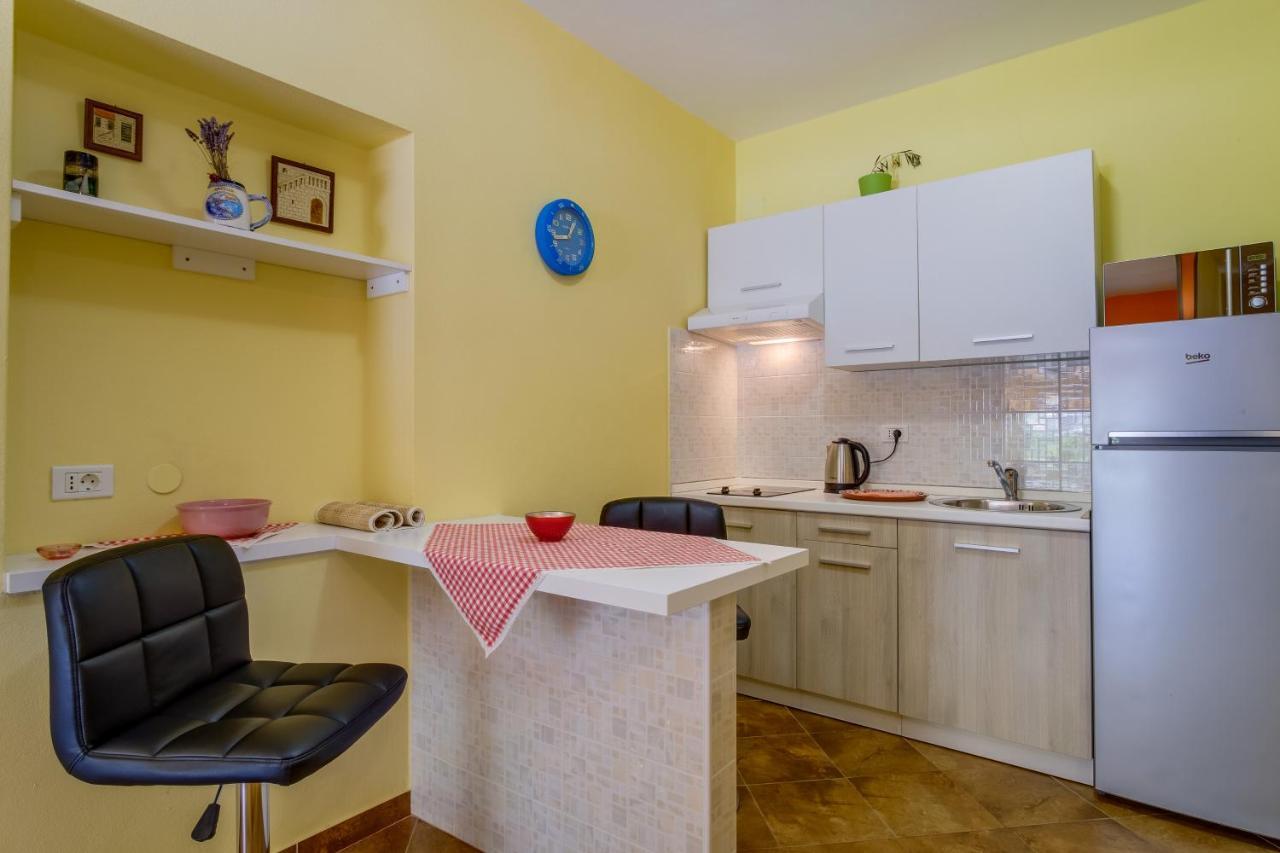 Abba Apartments Mali Lošinj Eksteriør billede