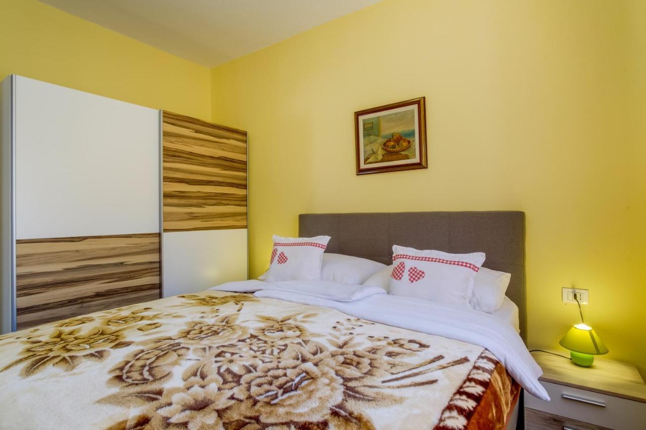 Abba Apartments Mali Lošinj Eksteriør billede