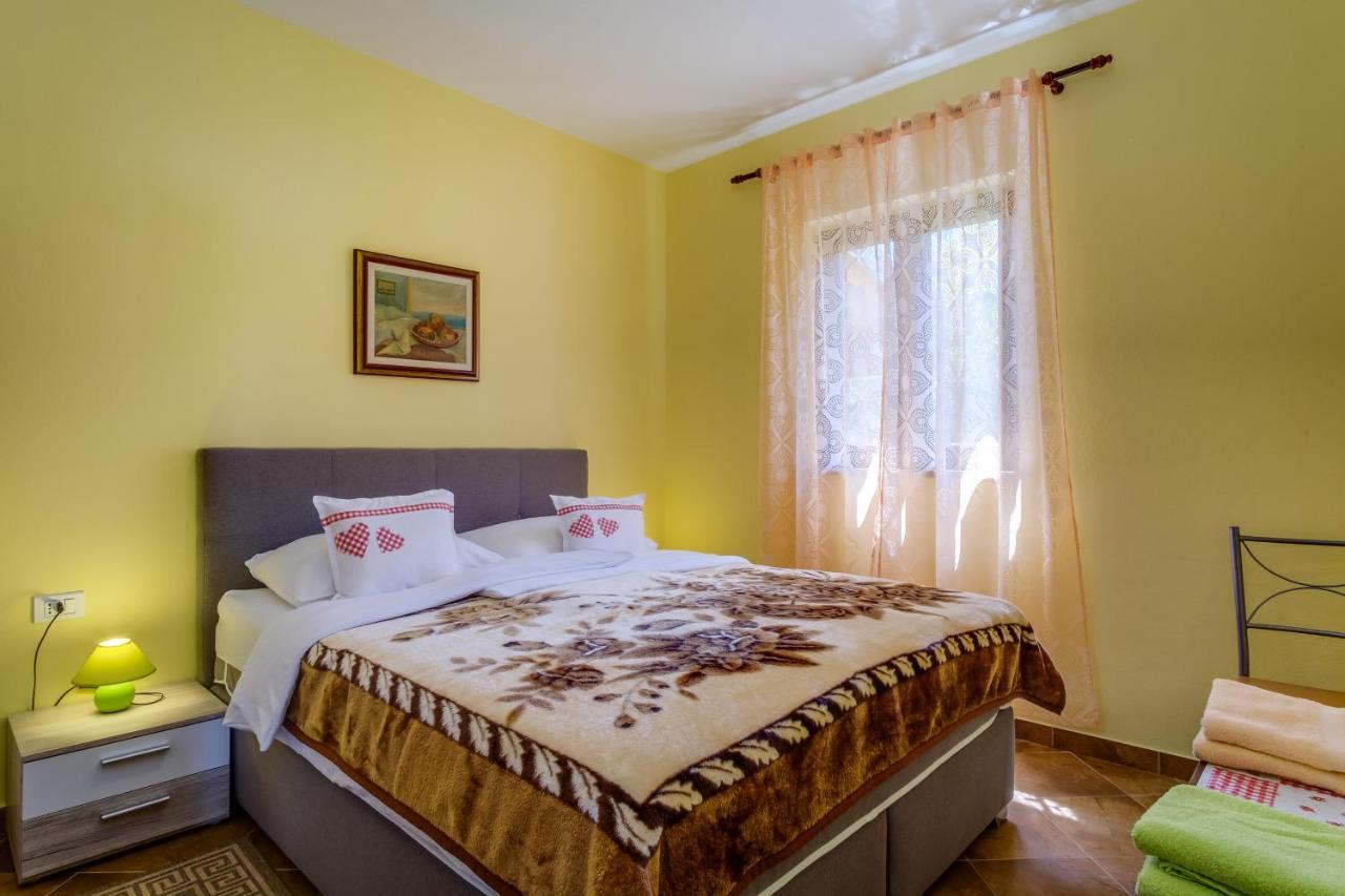 Abba Apartments Mali Lošinj Eksteriør billede